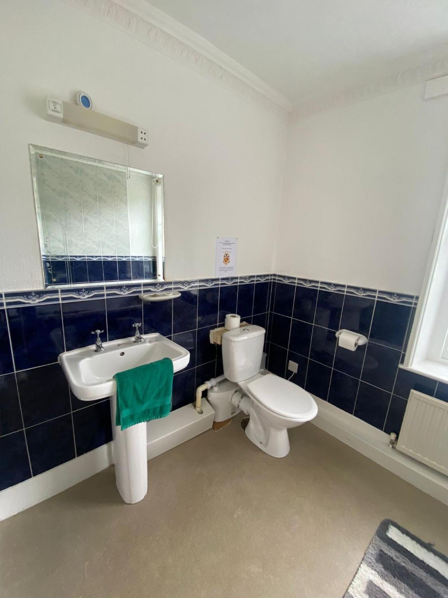 The Penruddocke Arms Bed & Breakfast Dinton  Ngoại thất bức ảnh