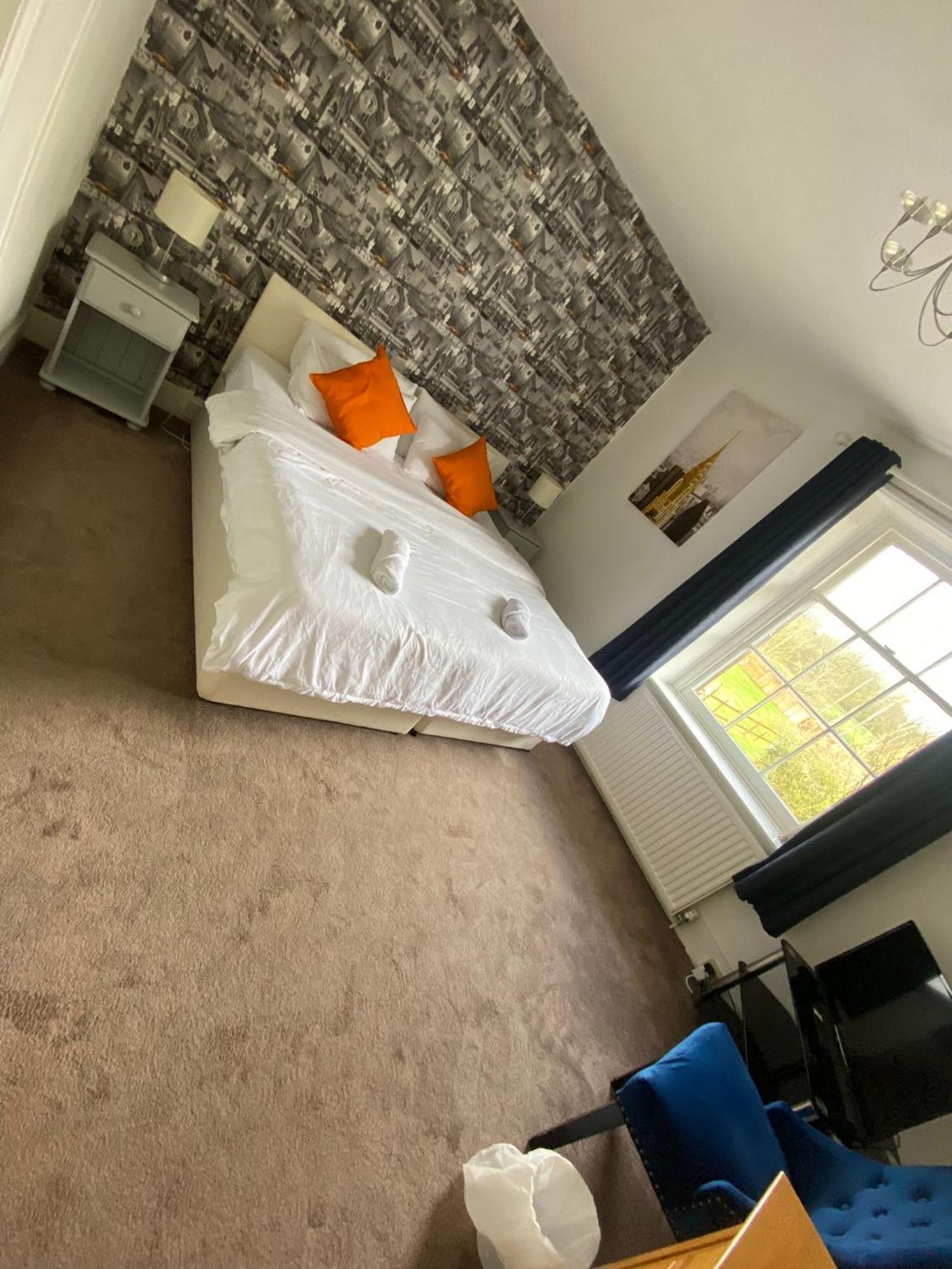 The Penruddocke Arms Bed & Breakfast Dinton  Ngoại thất bức ảnh