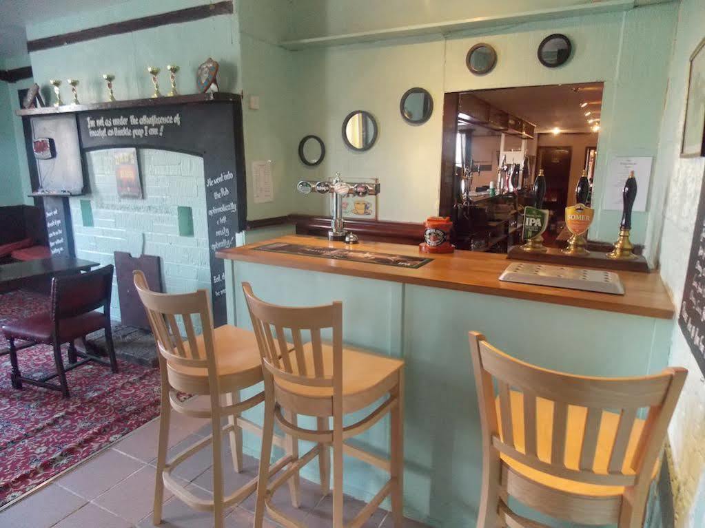 The Penruddocke Arms Bed & Breakfast Dinton  Ngoại thất bức ảnh