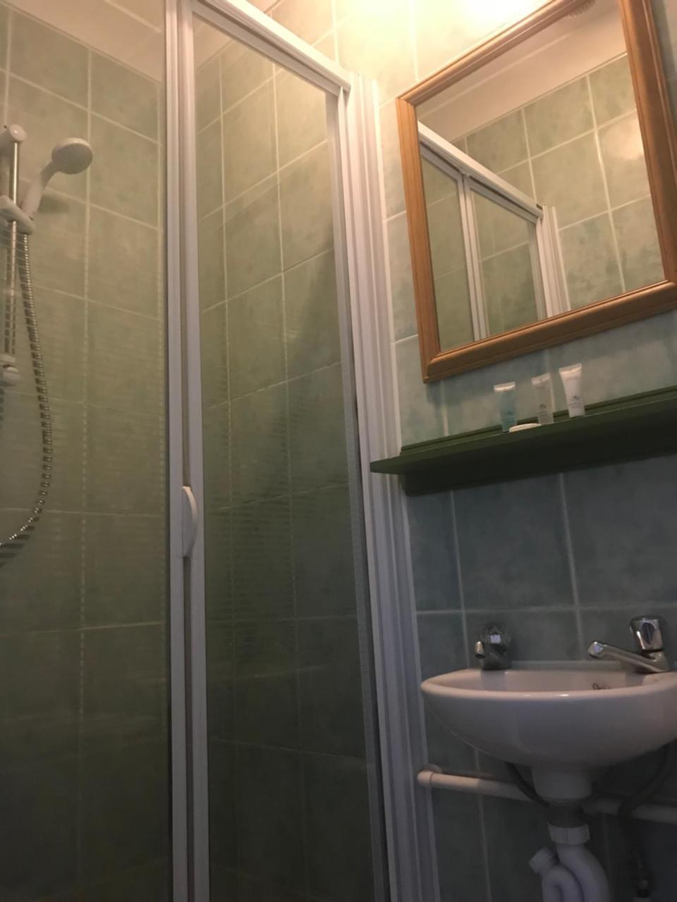 The Penruddocke Arms Bed & Breakfast Dinton  Ngoại thất bức ảnh
