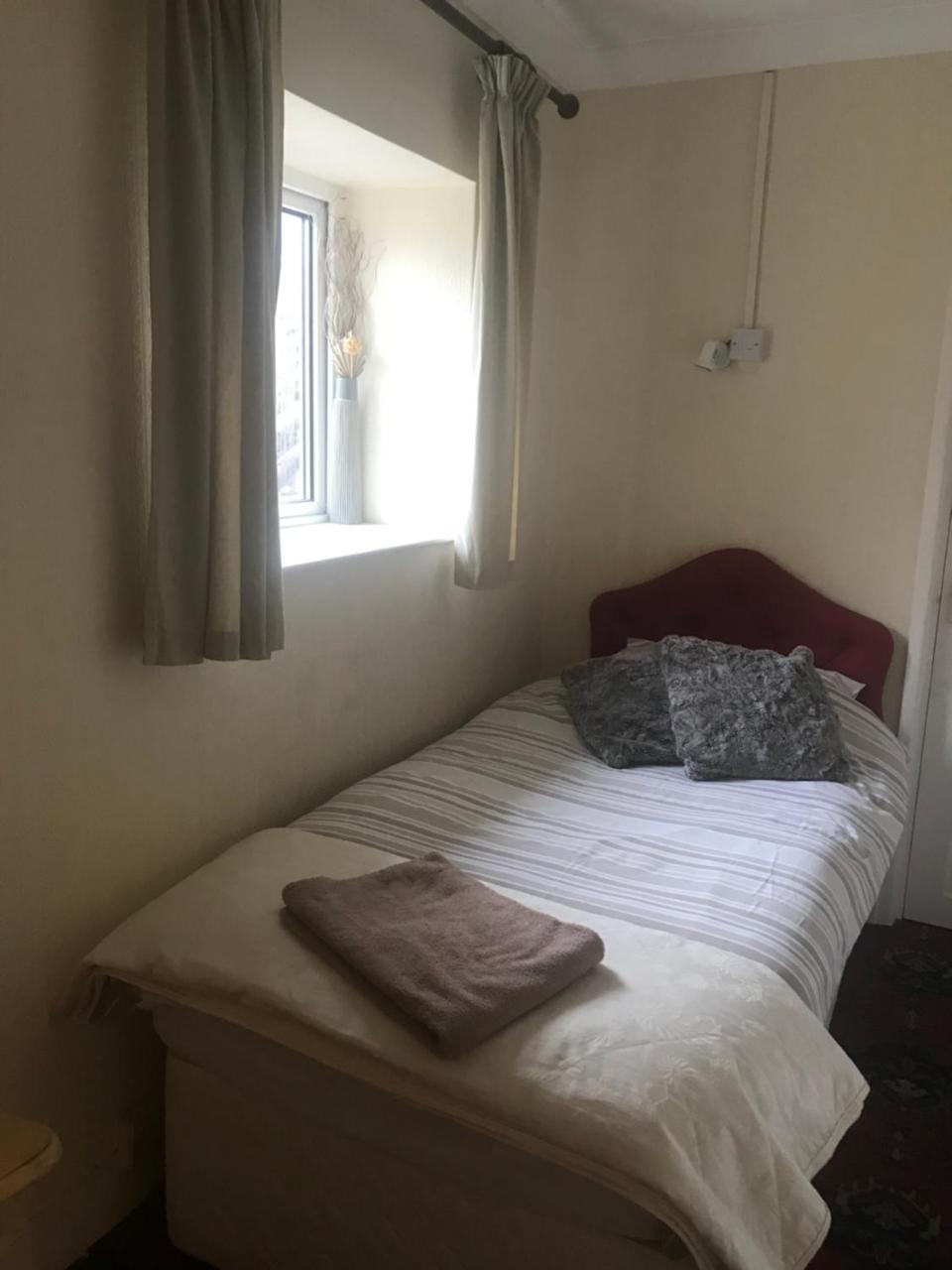 The Penruddocke Arms Bed & Breakfast Dinton  Ngoại thất bức ảnh