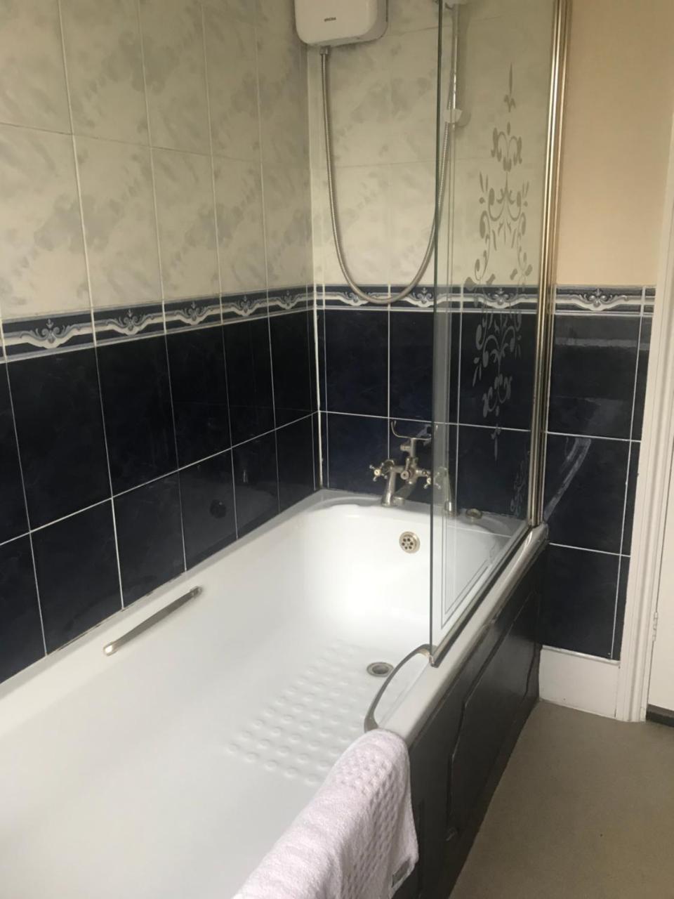 The Penruddocke Arms Bed & Breakfast Dinton  Ngoại thất bức ảnh